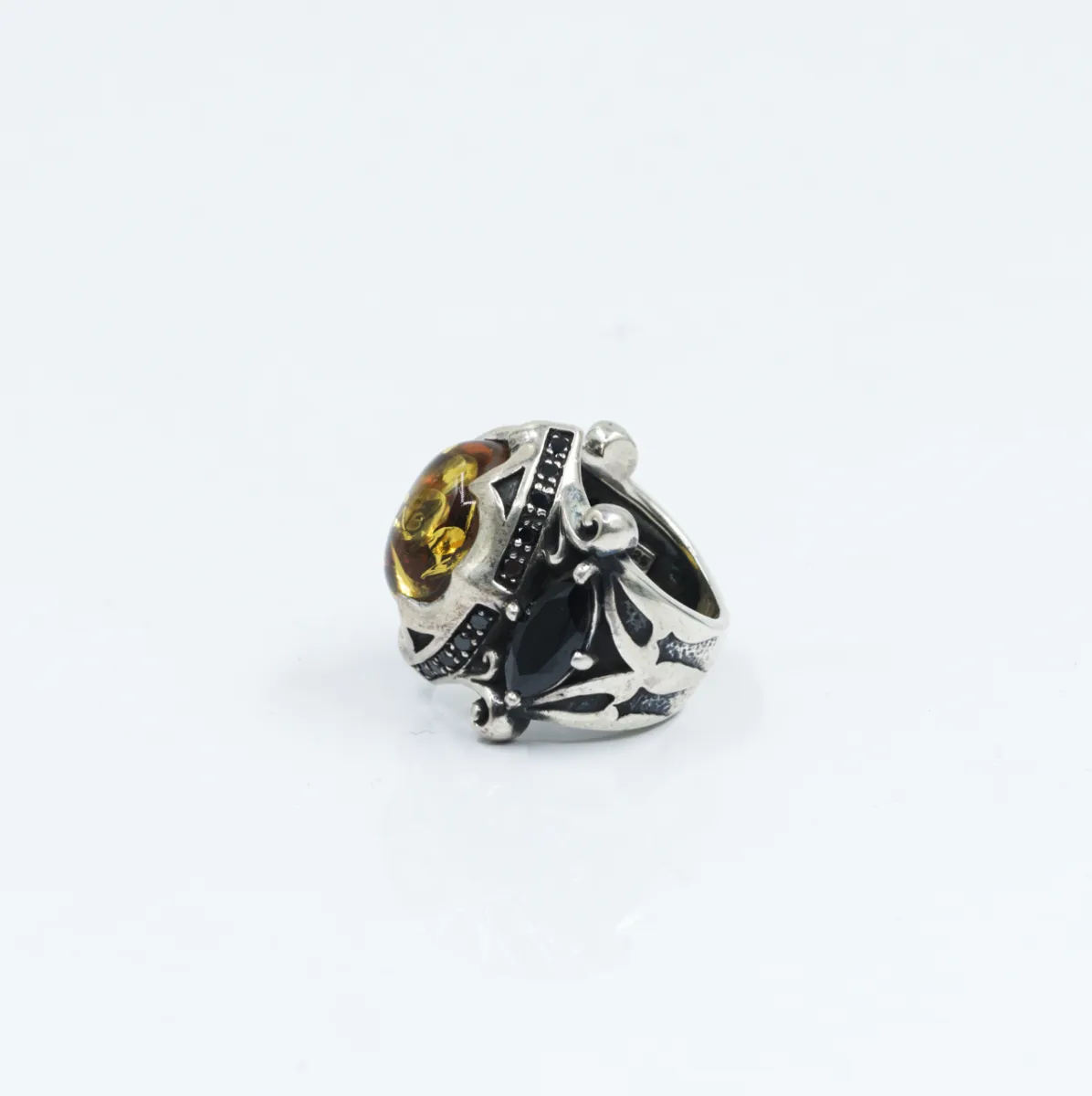 Inel gotic chihlimbar onix Argint