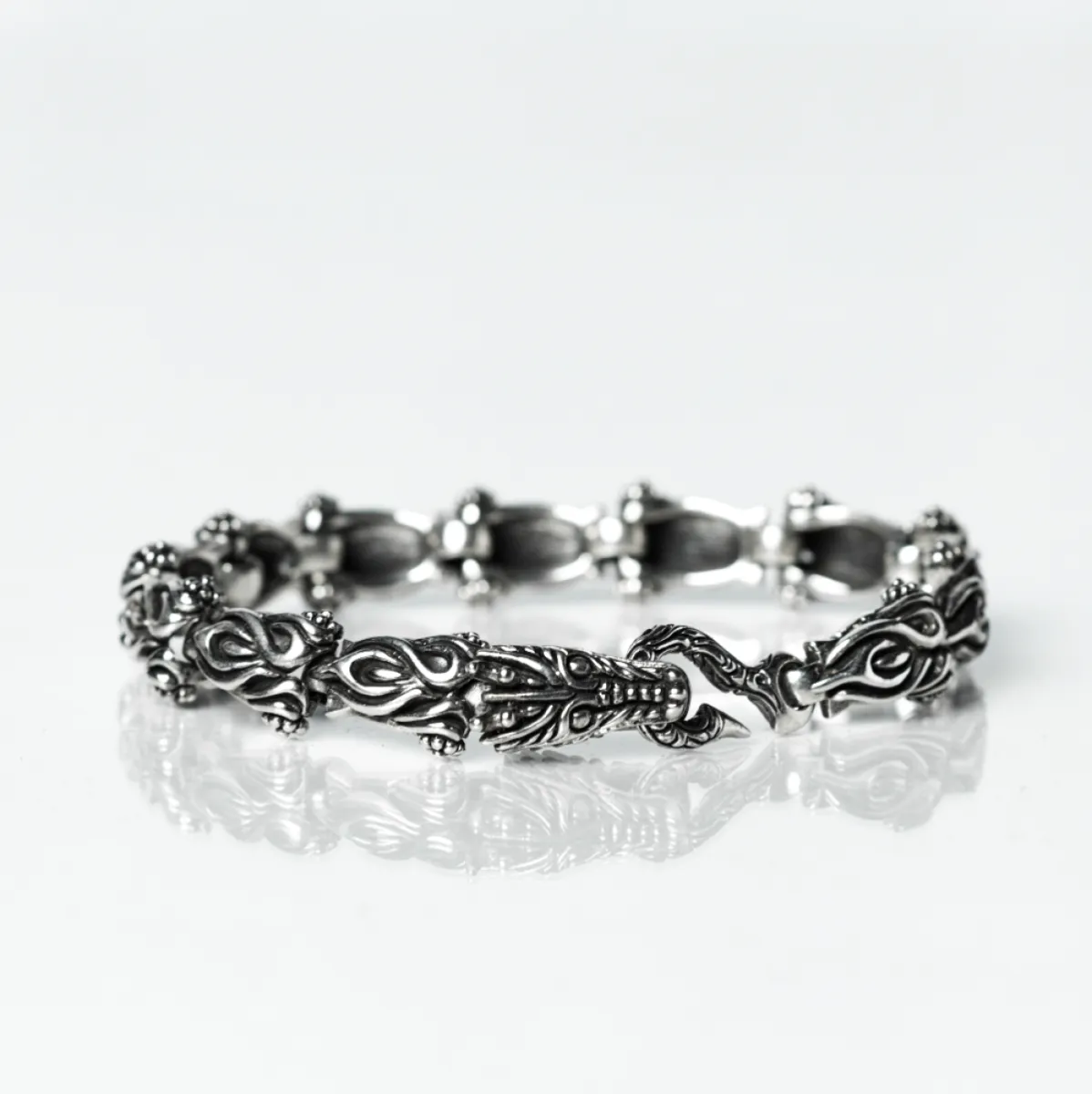Bratara decor gotic cap dragon Argint