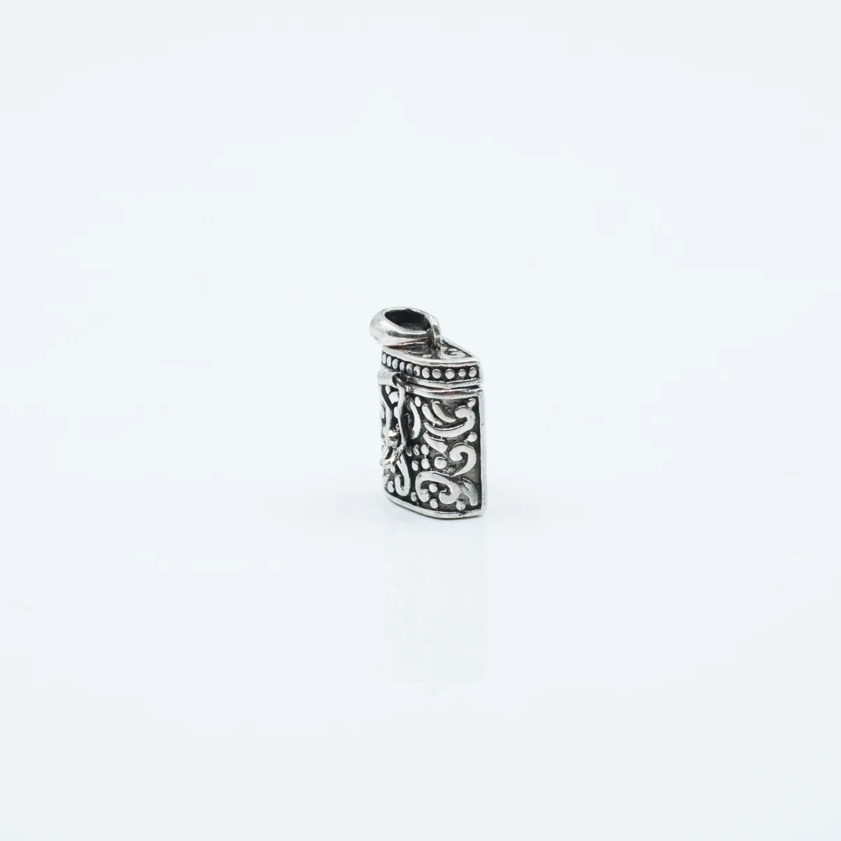 Pandantiv caseta cilindru plat broderie Argint