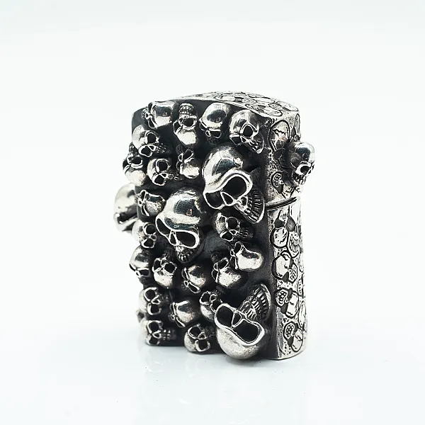 Bricheta Zippo cranii Argint