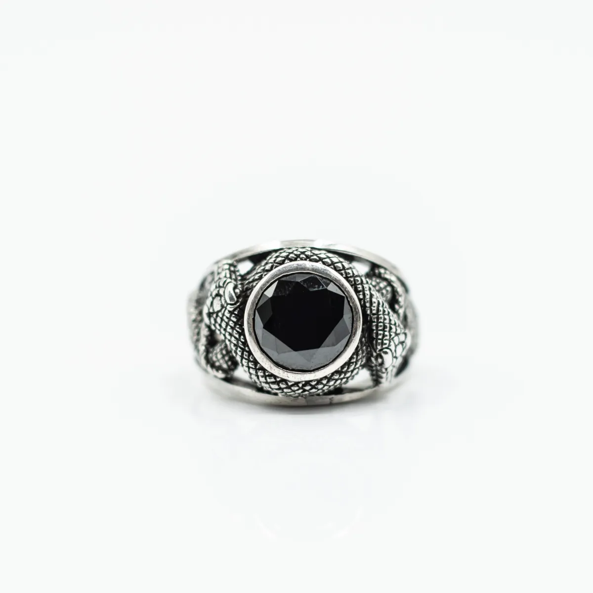 Inel rotund sarpe c.z negru Argint