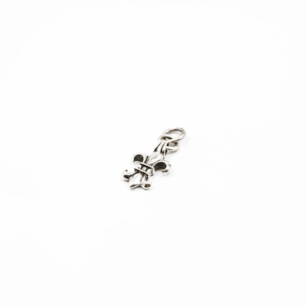 Pandantiv Fleur de Lys s Argint