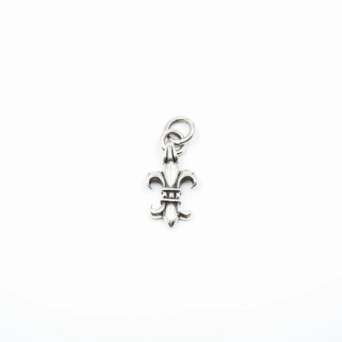 Pandantiv Fleur de Lys s Argint