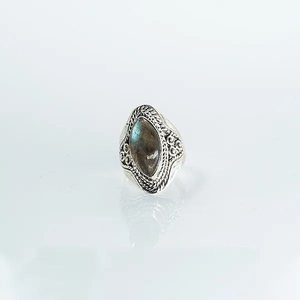 Inel oval ascutit piatra labradorite Argint
