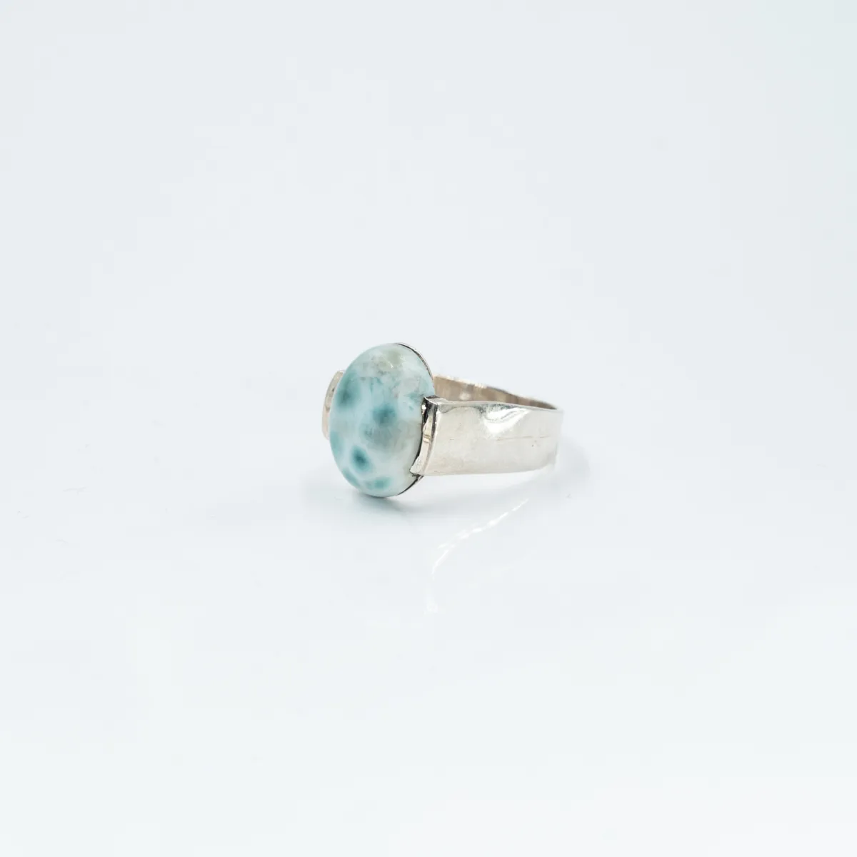 Inel oval simplu s larimar Argint