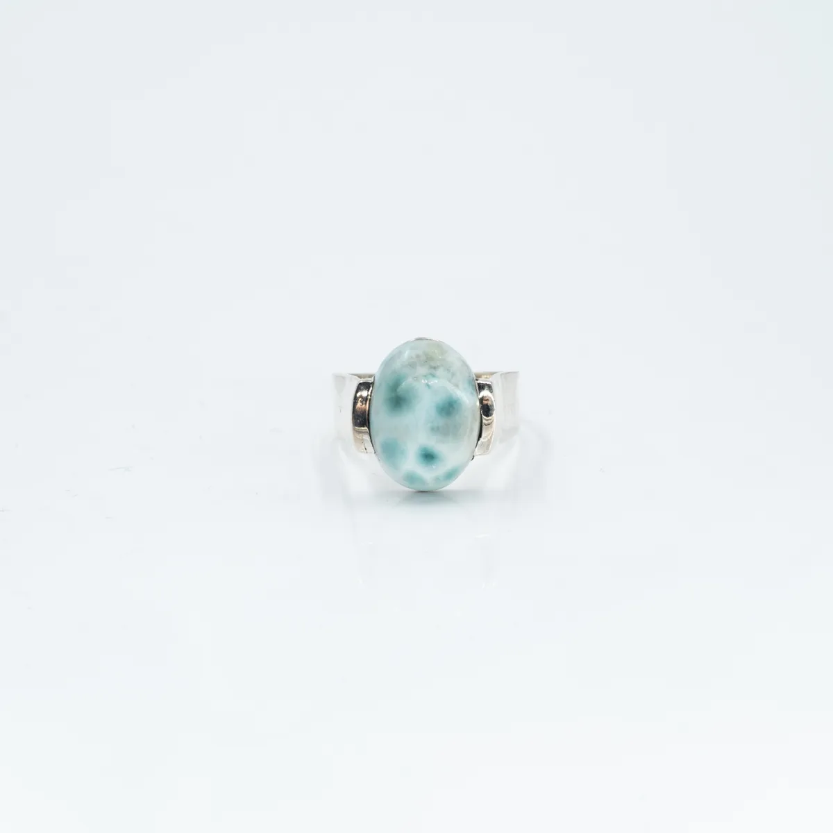 Inel oval simplu s larimar Argint