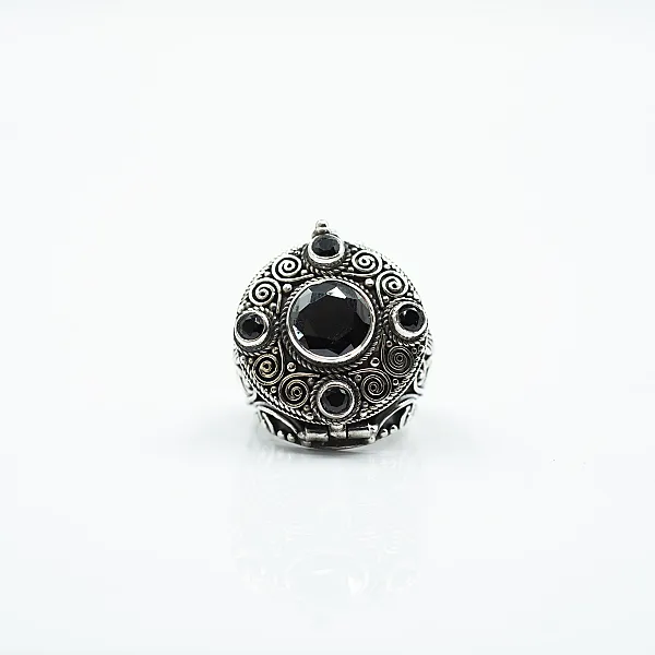 Inel rotund tip caseta 3cm onix Argint