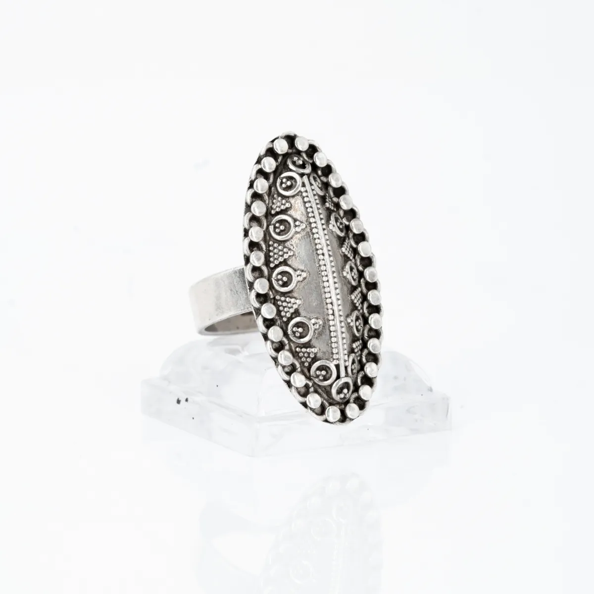 Inel lung oval cerculete Argint