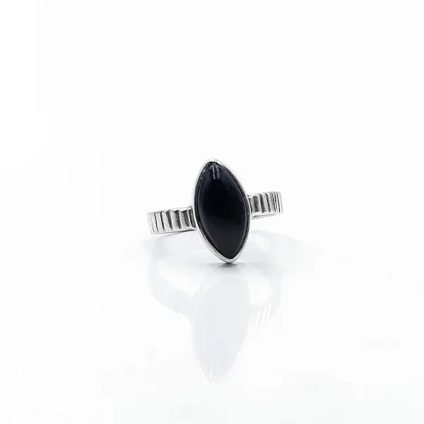 Inel oval ascutit dungi onix Argint
