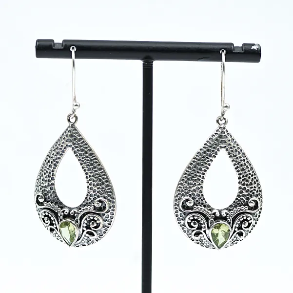 Cercei picatura hammered peridot Argint